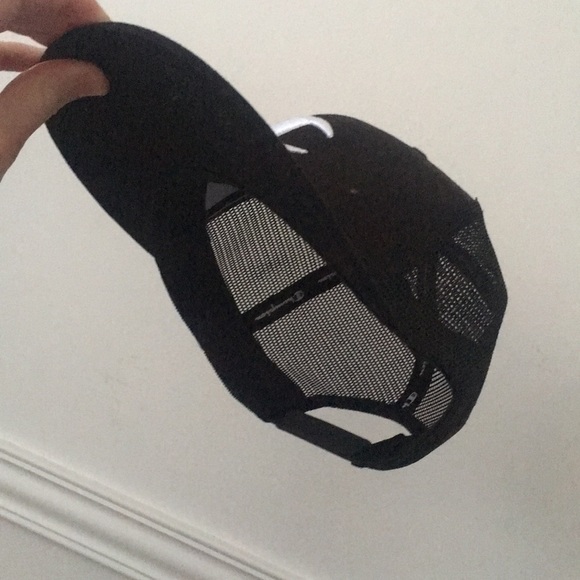 Champion hat - Picture 2 of 2